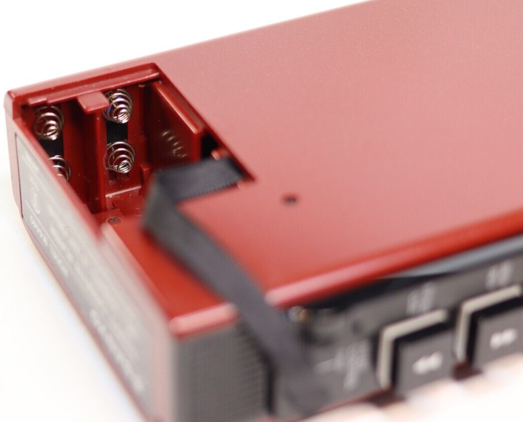 REFURBISHED - Sanyo Cassette Player M4440 with Case and User Manuel - (Fully Operational) Serial No: 14310419