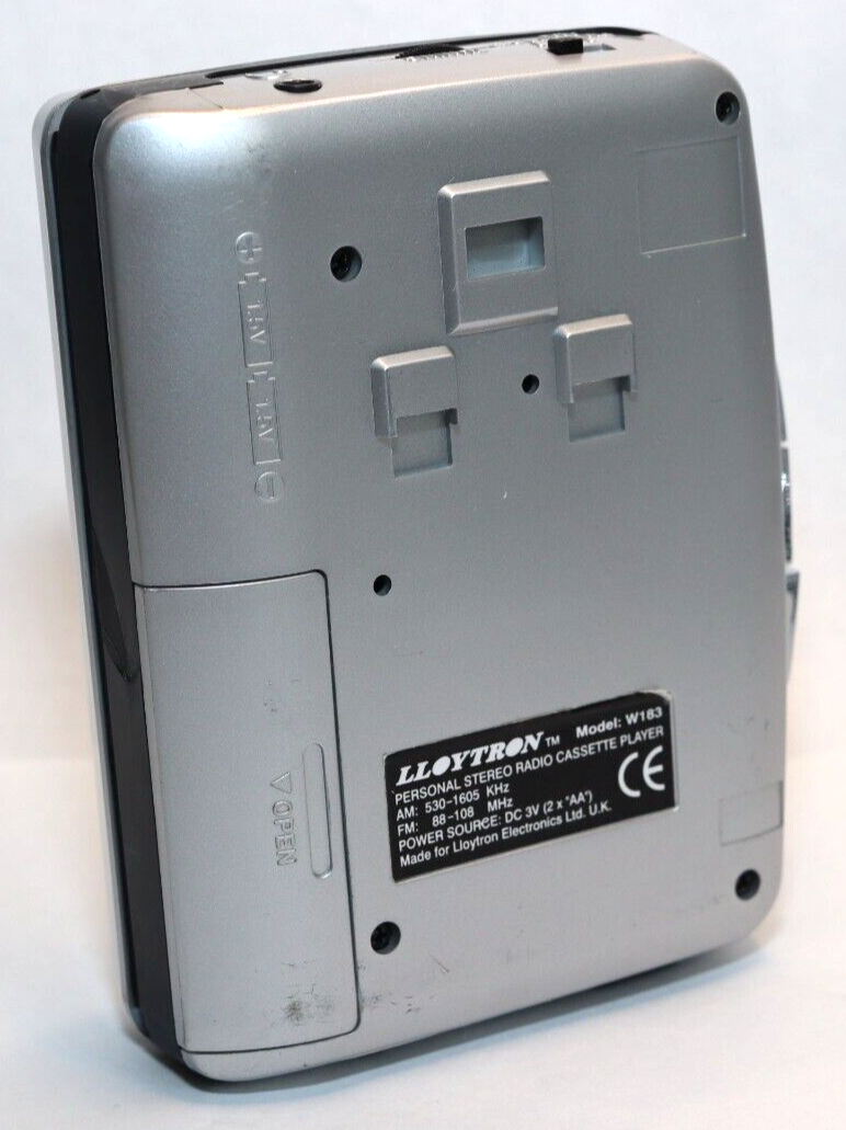 REFURBISHED - Lloytron Radio/Cassette Player W183 - (Fully Operational)