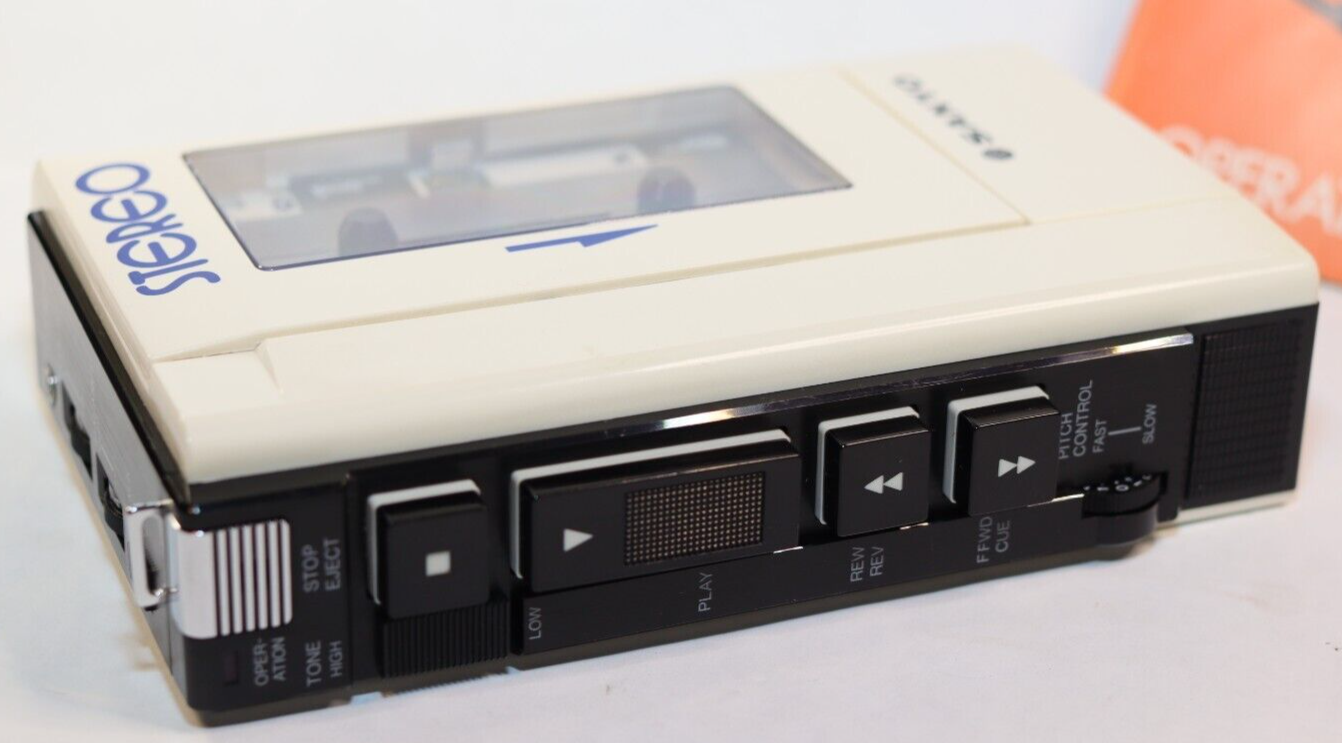 REFURBISHED - Sanyo Cassette Player M4430 - Serial Matched Boxed With Case ,Shoulder Strap and Instructions - (Fully Operational) Serial No: 14503554