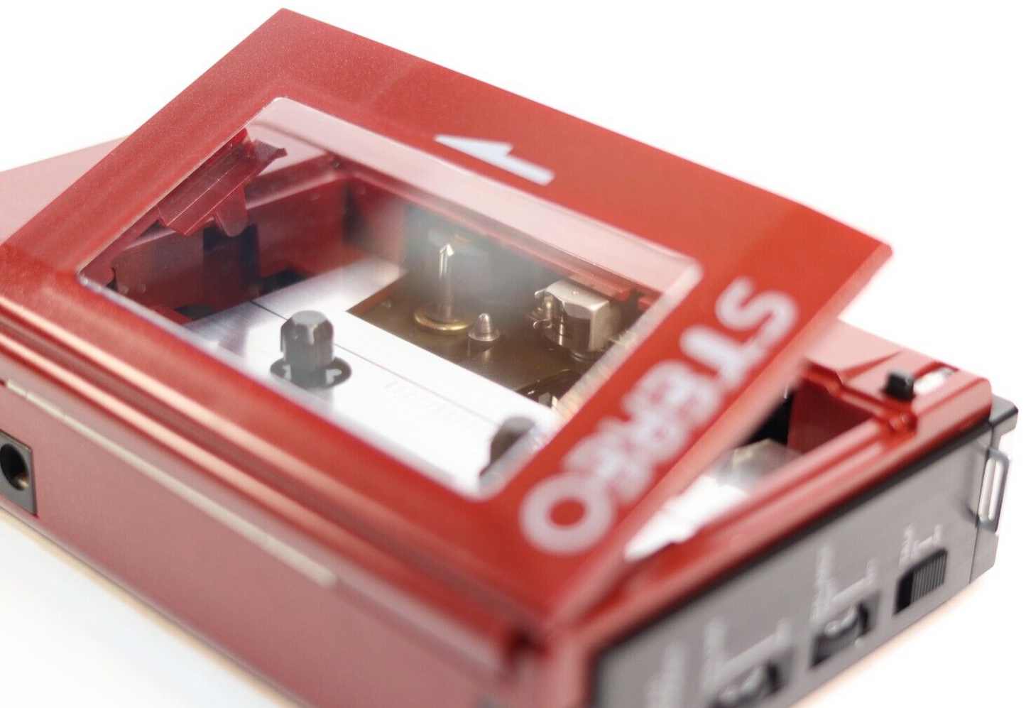 REFURBISHED - Sanyo Cassette Player M4440 with Case and User Manuel - (Fully Operational) Serial No: 14310419