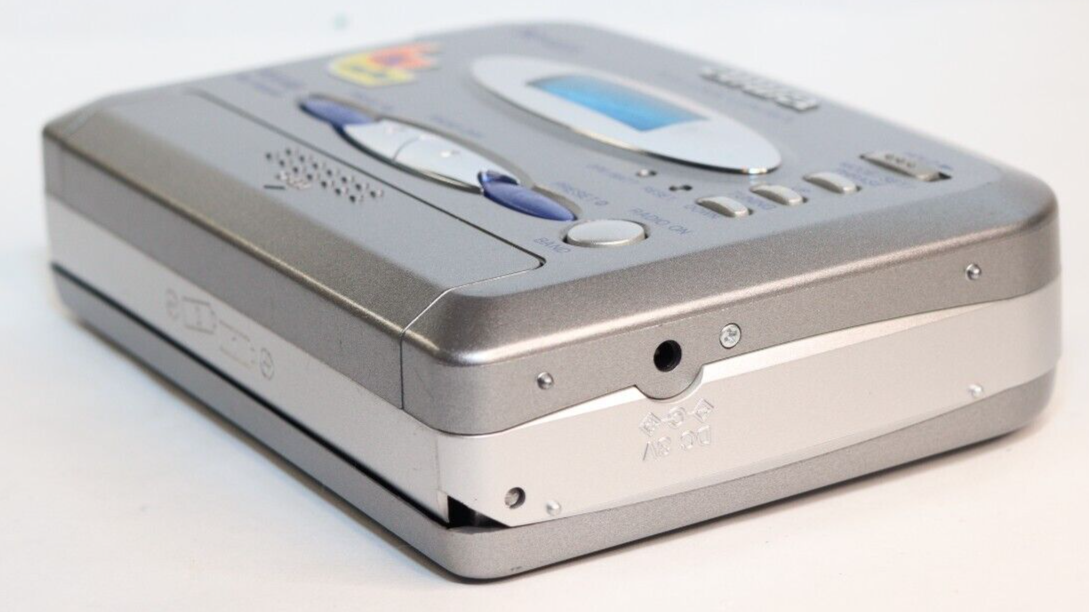 REFURBISHED - Aiwa Radio/Cassette Player RX118 - (Fully Operational) SN: S03LO17A1628