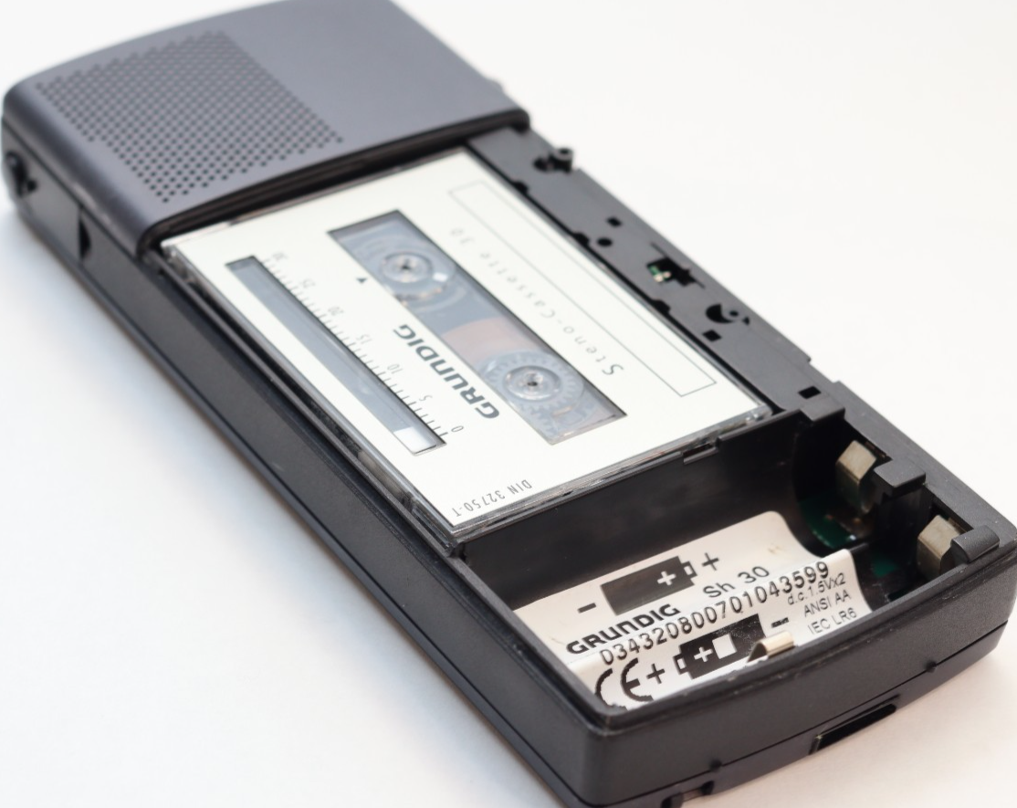 REFURBISHED - Grundig Stenorette Sh 30 , Plus 30min Cassette - (Fully Operational) Serial No: 034320800701043599