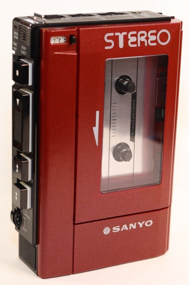 REFURBISHED - Sanyo Cassette Player M4440 with Case and User Manuel - (Fully Operational) Serial No: 14310419