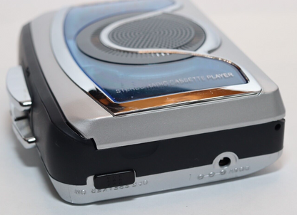 REFURBISHED - Lloytron Radio/Cassette Player W183 - (Fully Operational)