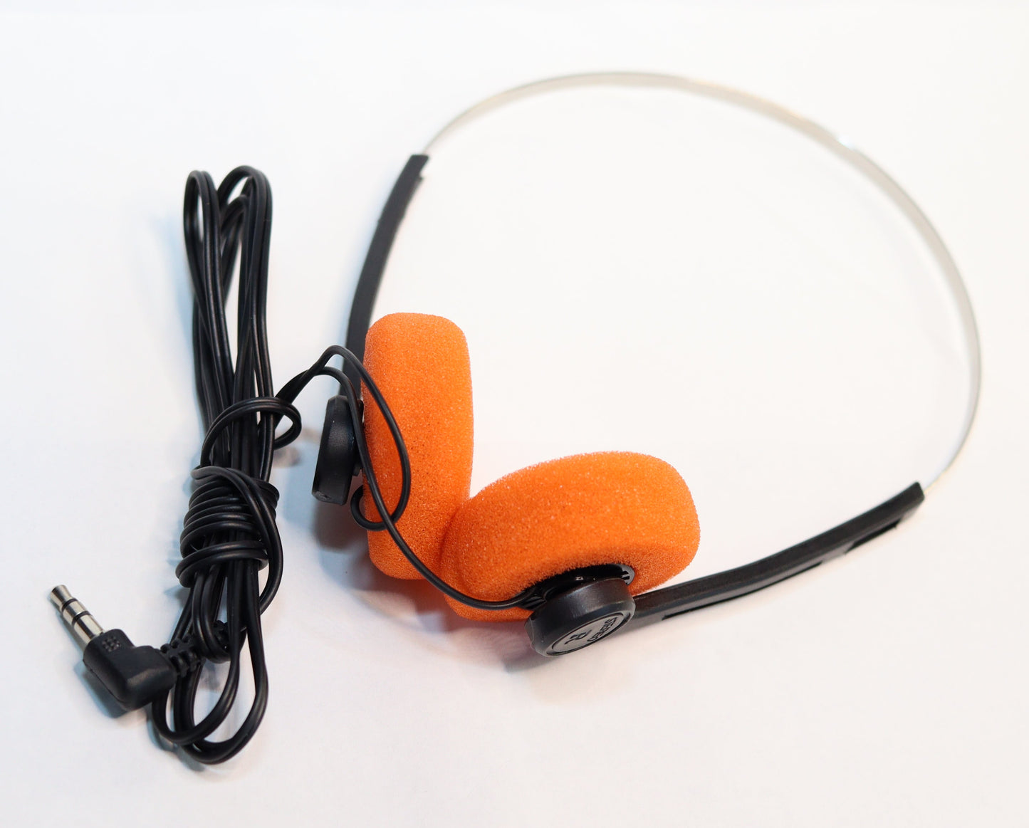 Classic Retro Look Headphones. Simple Everyday Sound.