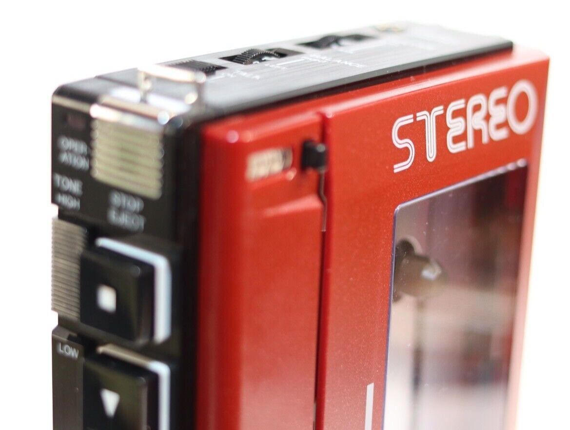 REFURBISHED - Sanyo Cassette Player M4440 with Case and User Manuel - (Fully Operational) Serial No: 14310419