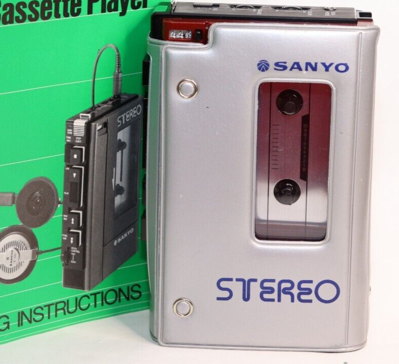 REFURBISHED - Sanyo Cassette Player M4440 with Case and User Manuel - (Fully Operational) Serial No: 14310419