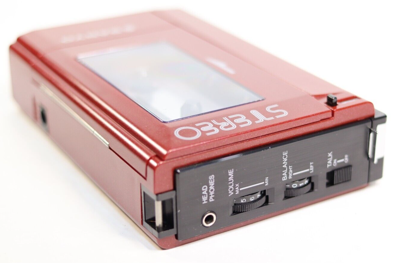 REFURBISHED - Sanyo Cassette Player M4440 with Case and User Manuel - (Fully Operational) Serial No: 14310419