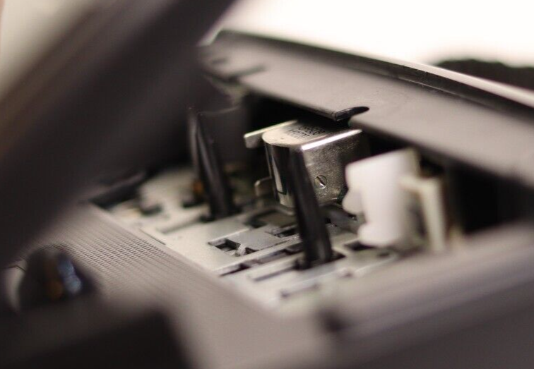 REFURBISHED - Sony Walkman Cassette-Corder BOXED TCM-S66V - (Fully Operational) SN: 220250